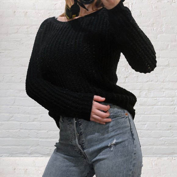 3/$15 🌺Black chunky Knit Sweater - Picture 2 of 8